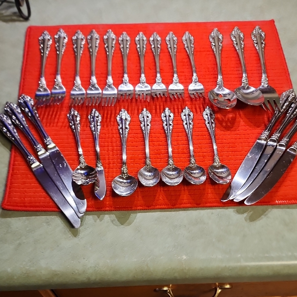 Wallace Set 18/10 Stainless Steel Flatware 27 Piece - Picture 1 of 6